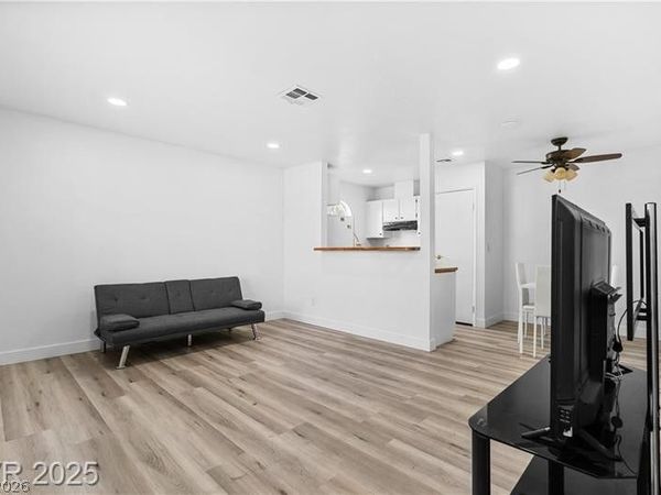 3923 Gogo Way , Unit 106, Las Vegas, NV 89103