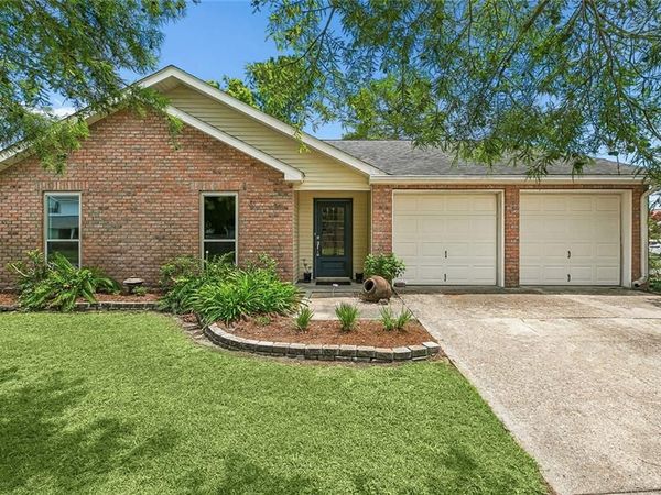 610 LONGVIEW Drive , Destrehan, LA 70047