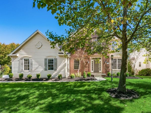 8066 Summerhouse Drive W, Dublin, OH 43016