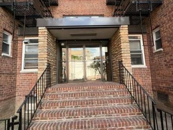 64-74 Saunders Street , Unit 4B, Rego Park, NY 11374