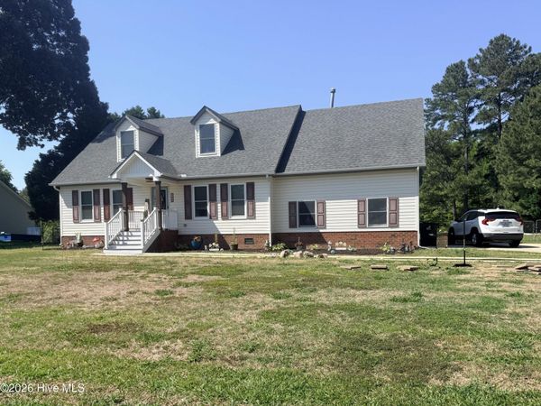 100 E Robin Court , South Mills, NC 27976