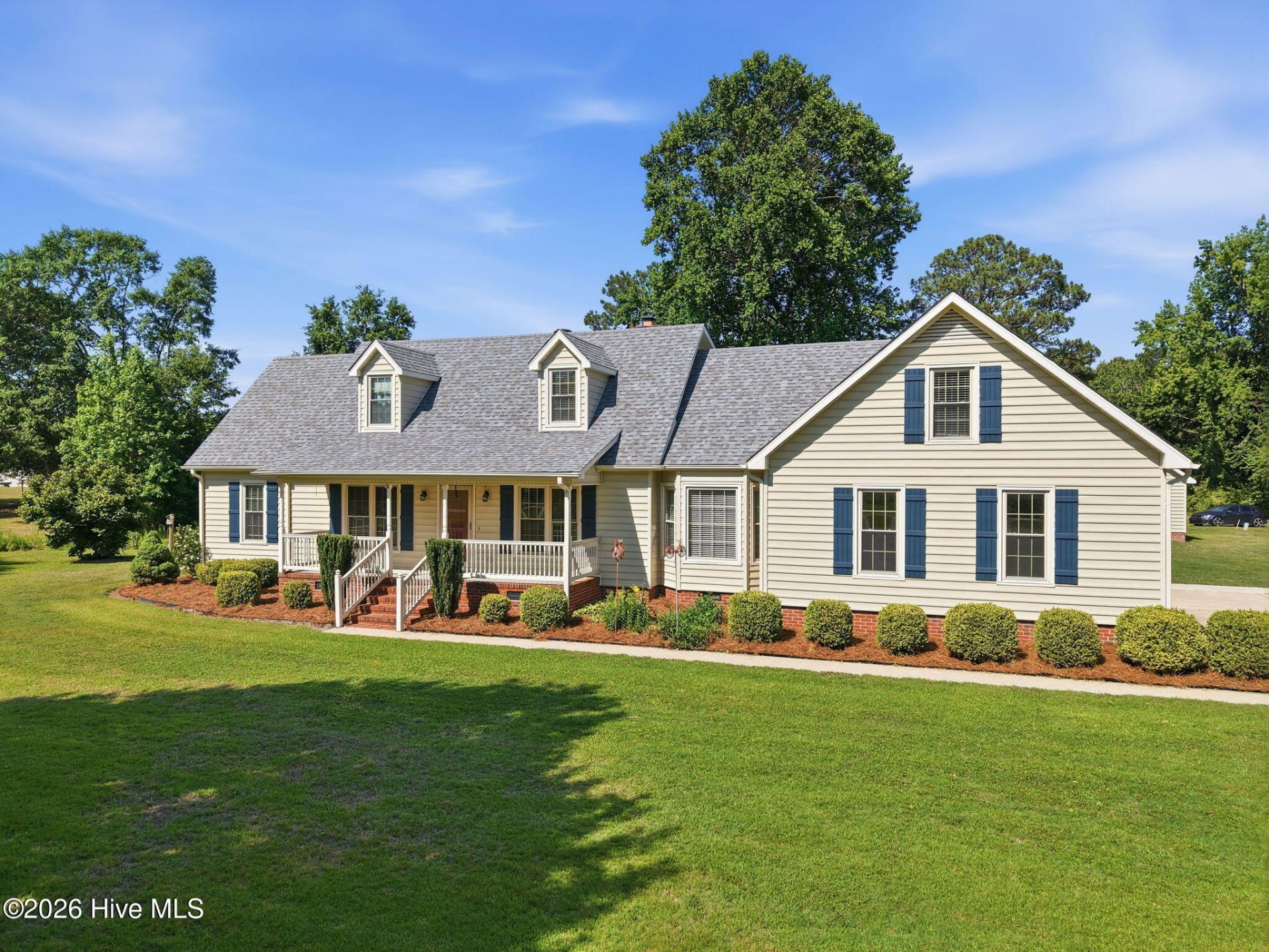 3190 Fox Run Circle, Kinston, NC 28504 Main Photo