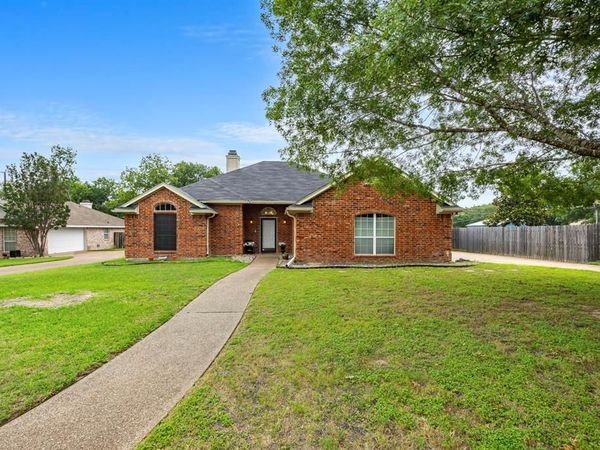 856 Tahoe Trail Drive, Hewitt, TX 76643