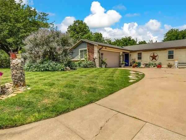 412 Douglas Street, Burleson, TX 76028