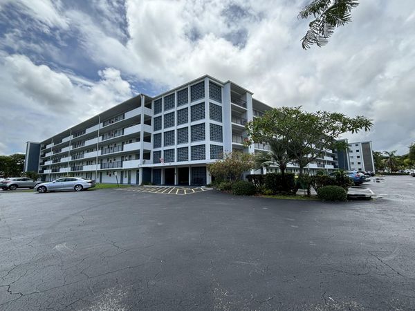 950 Hillcrest, Unit 514, Hollywood, FL 33021