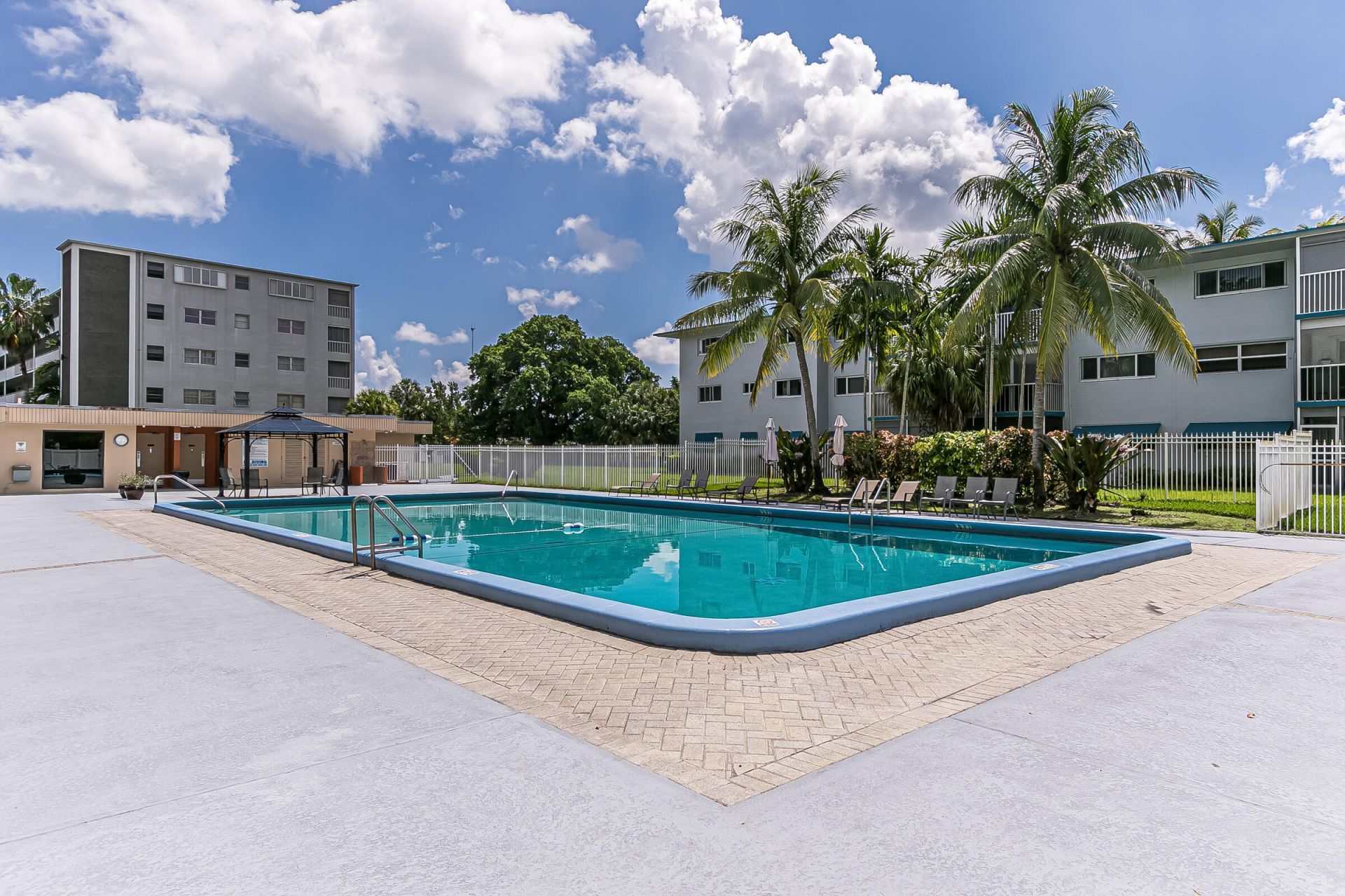 950 Hillcrest Drive, Unit 514, Hollywood, FL 33021 Photo