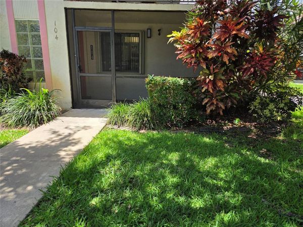 413 Lakeview Dr , Unit 104, Weston, FL 33326