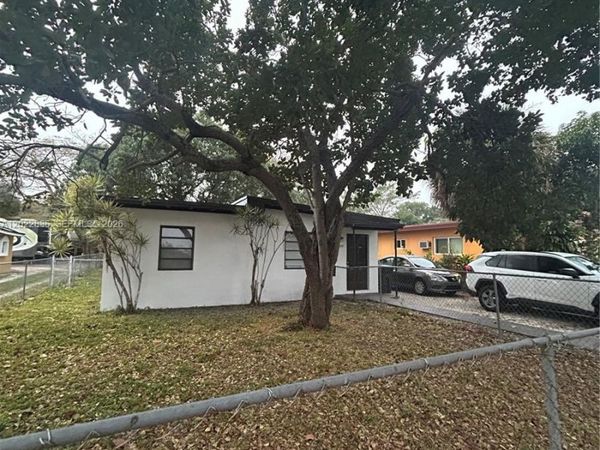 1080 NW 121st St , North Miami, FL 33168
