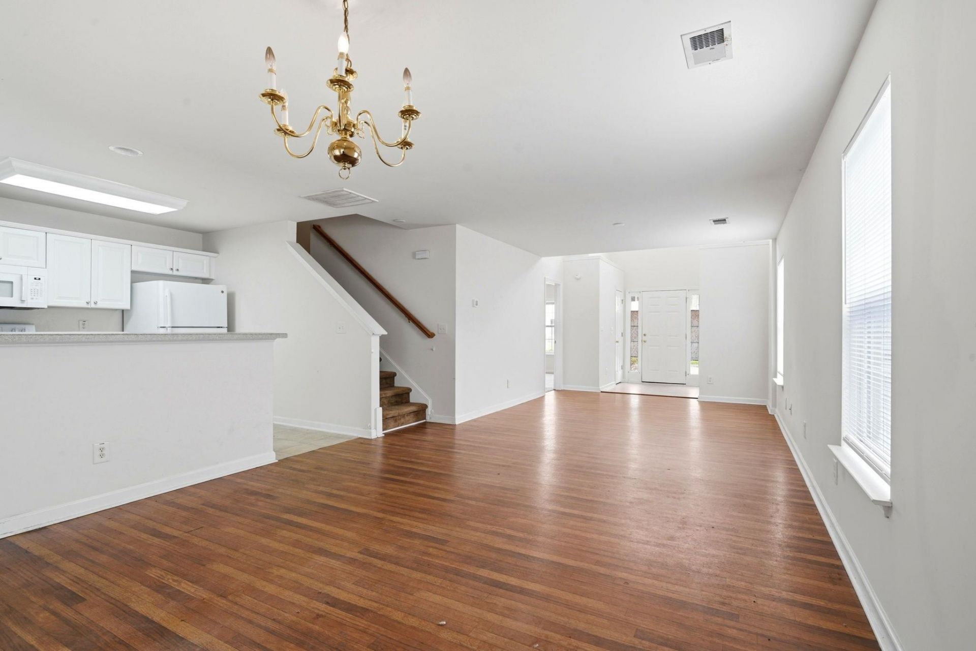 1068 Harvester Circle  Photo 11
