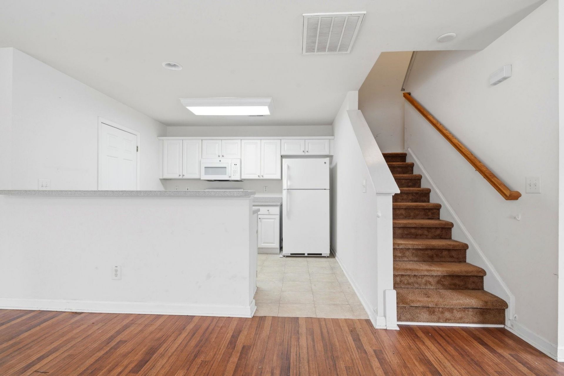 1068 Harvester Circle  Photo 12