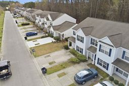 1068 Harvester Circle  photo 4