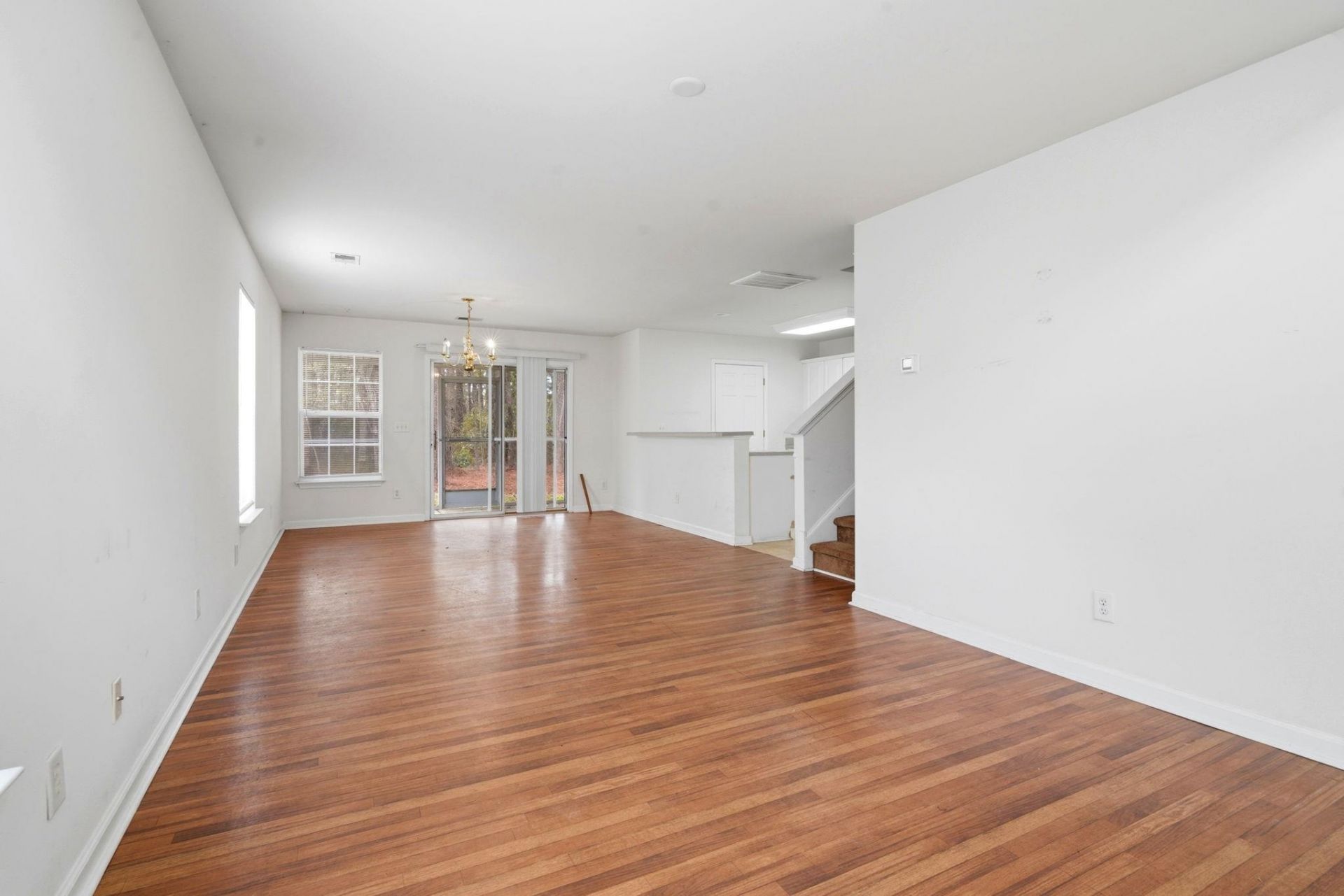 1068 Harvester Circle  Photo 8