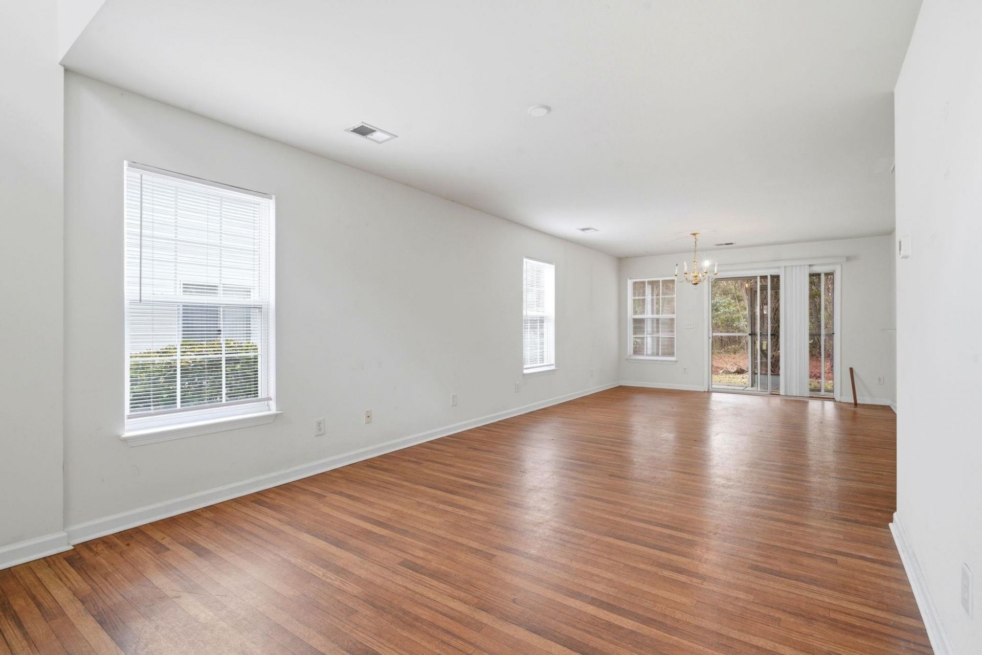 1068 Harvester Circle  Photo 9