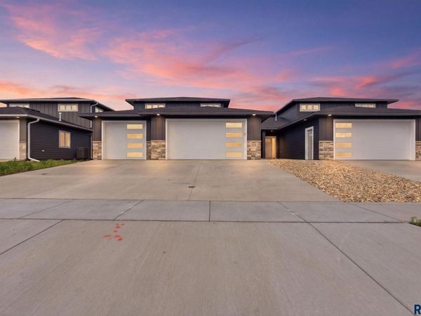 220 E Ivy Rd, Tea, SD 57064