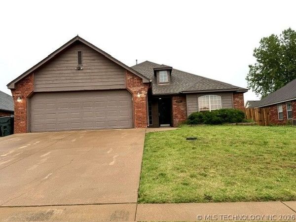 12169 N 107th East Place , Collinsville, OK 74021