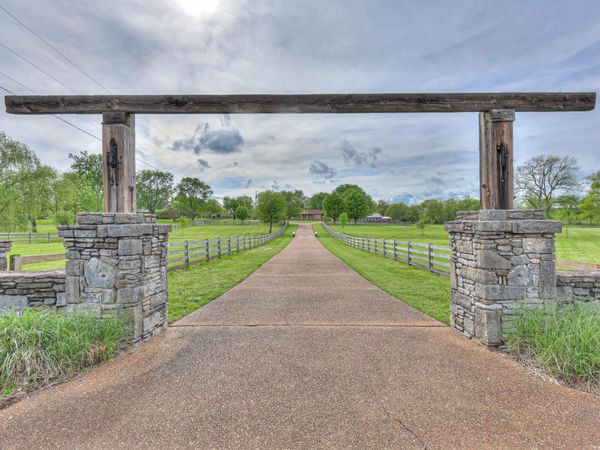 117 Brights Ln , Gallatin, TN 37066