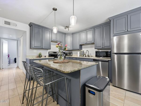 5525 E THOMAS Road, Unit N6, Phoenix, AZ 85018