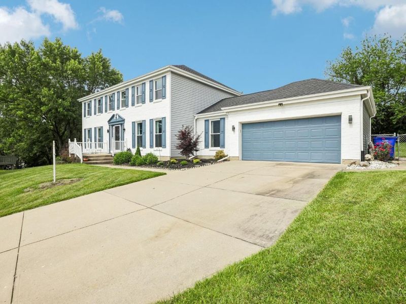 247 Heathrow Court, Hamilton, OH 45013 Photo 2