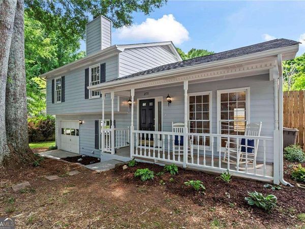 2771 Royal Bluff, Decatur, GA 30030