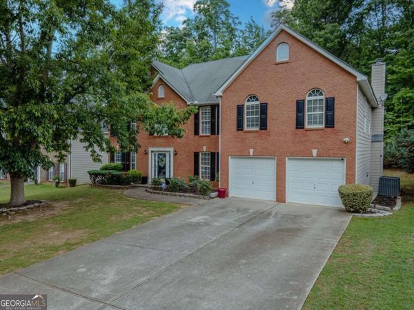 6042 Fairington Farms Lane, Lithonia, GA 30038