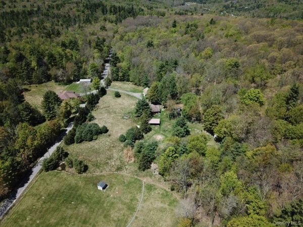 101 Red Star Road, Greenfield Park, NY 12435