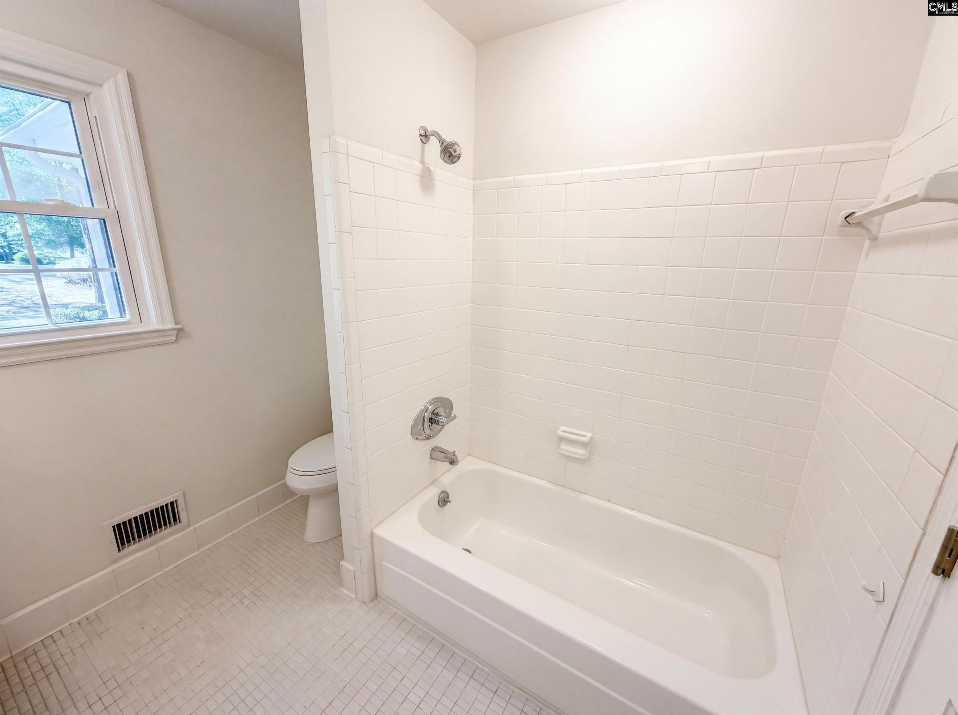 9654 Windsor Lake Boulevard Photo 19