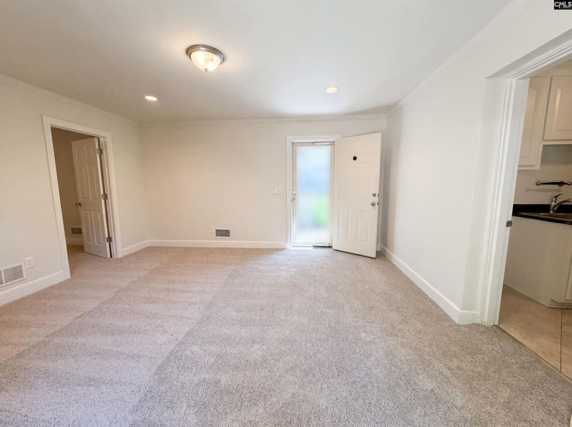 9654 Windsor Lake Boulevard Photo 4