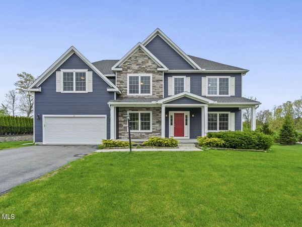 31 Stablegate Drive, Ballston Lake, NY 12019