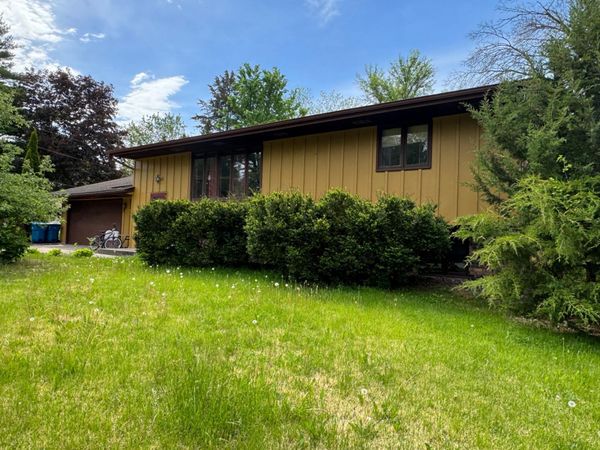 2028 Dotte Drive, White Bear Lake, MN 55110