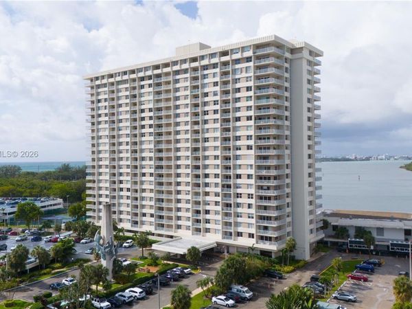 300 Bayview Dr , Unit 1504, Sunny Isles Beach, FL 33160