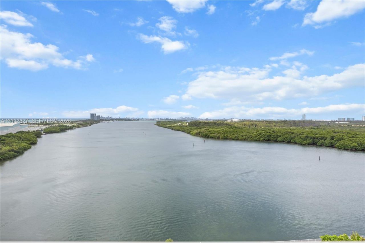 300 Bayview Dr , Unit 1504, Sunny Isles Beach, FL 33160 Photo