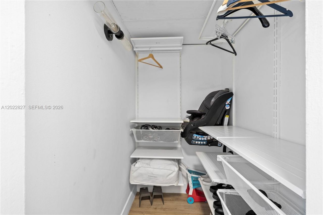 300 Bayview Dr , Unit 1504, Sunny Isles Beach, FL 33160 Photo