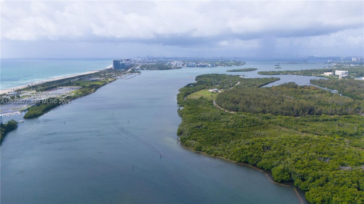 300 Bayview Dr , Unit 1504, Sunny Isles Beach, FL 33160 Photo