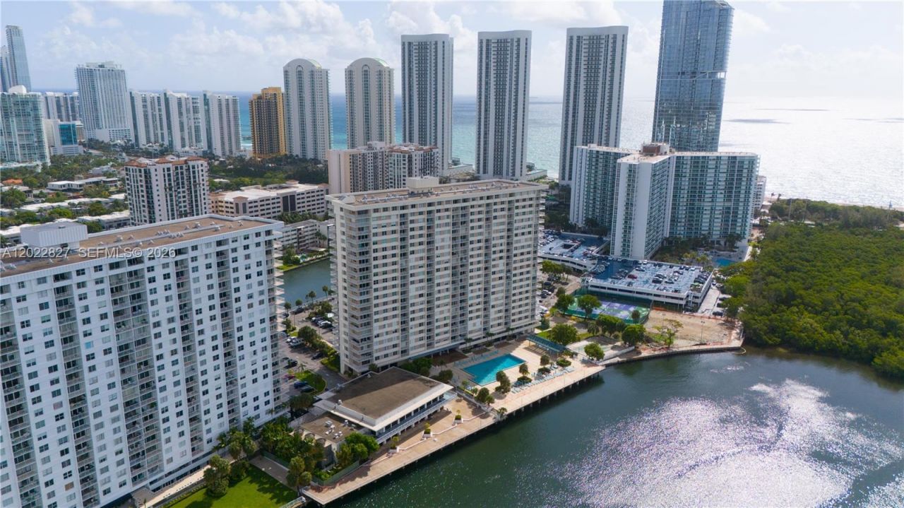 300 Bayview Dr , Unit 1504, Sunny Isles Beach, FL 33160 Photo