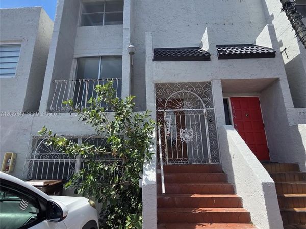 1104 W 44th St , Unit 87, Hialeah, FL 33012