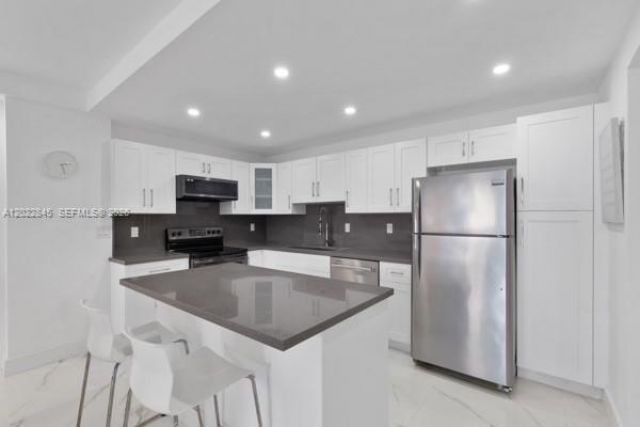 19390 Collins Ave , Unit 817, Sunny Isles Beach, FL 33160 Photo