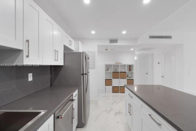 19390 Collins Ave , Unit 817, Sunny Isles Beach, FL 33160 Photo