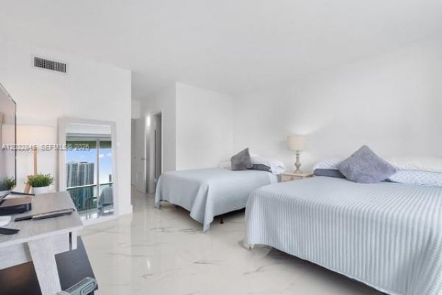 19390 Collins Ave , Unit 817, Sunny Isles Beach, FL 33160 Photo