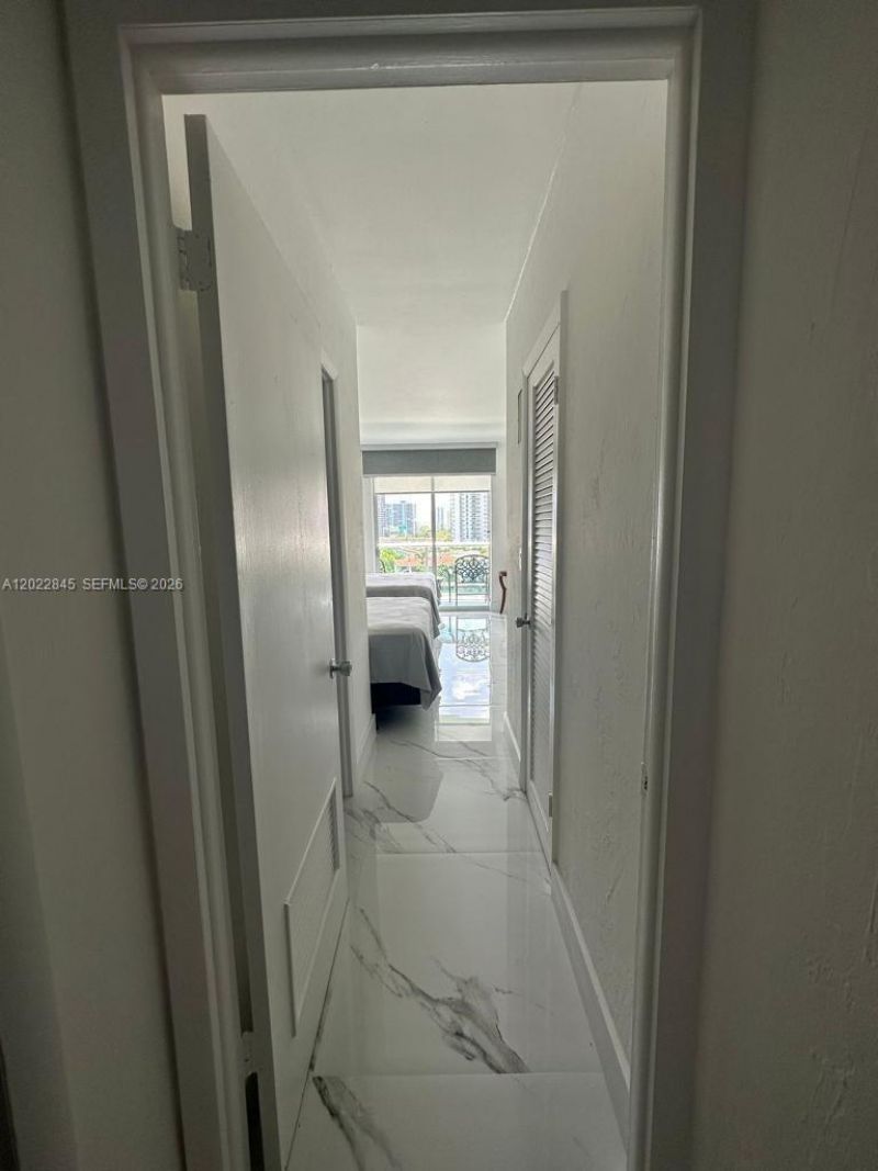 19390 Collins Ave , Unit 817, Sunny Isles Beach, FL 33160 Photo