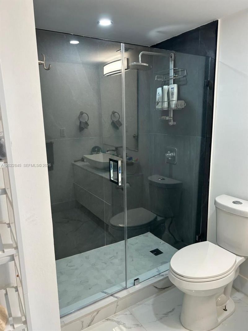 19390 Collins Ave , Unit 817, Sunny Isles Beach, FL 33160 Photo