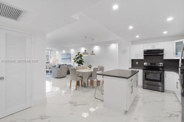 19390 Collins Ave , Unit 817, Sunny Isles Beach, FL 33160 Photo