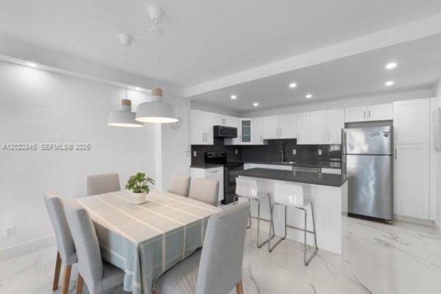 19390 Collins Ave , Unit 817, Sunny Isles Beach, FL 33160 Photo