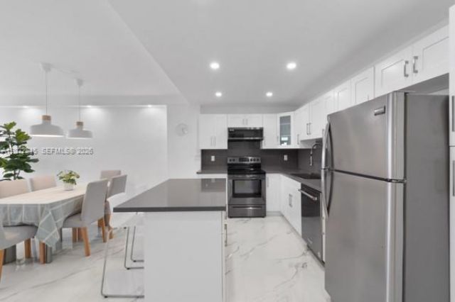 19390 Collins Ave , Unit 817, Sunny Isles Beach, FL 33160 Photo