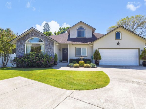 1211 SW Ironwood Drive, Grants Pass, OR 97526