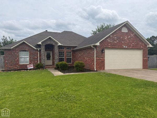 102 Lenford Drive, Bono, AR 72416
