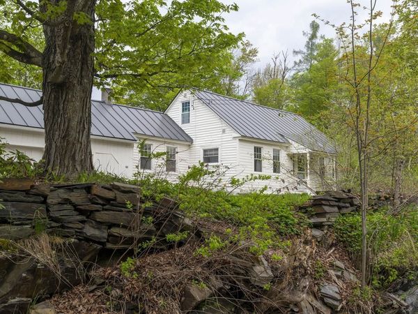 8913 County Road, Calais, VT 05648