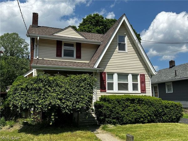 513 W Waterloo Road , Akron, OH 44314