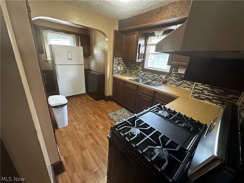 513 W Waterloo Road, Akron, OH 44314 Photo 18