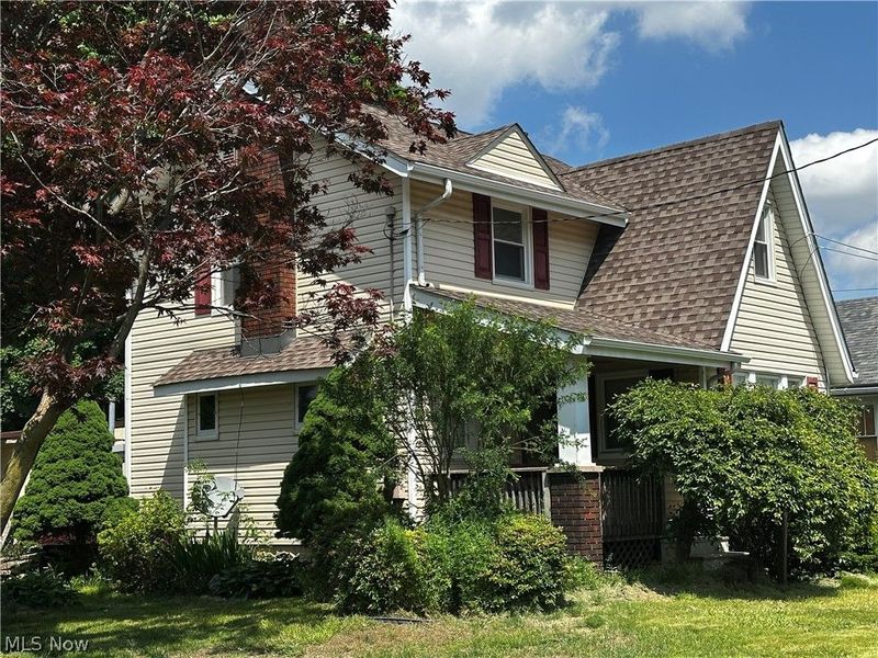 513 W Waterloo Road, Akron, OH 44314 Photo 2