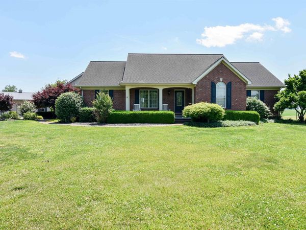 373 E Hirsch Woods Lane, Haubstadt, IN 47639
